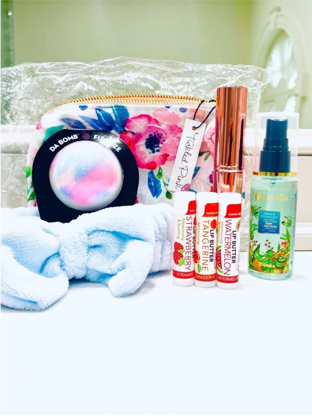 NEW! 8pc Girls Spa Bundle w/lip balms, bath bomb, makeup brushes NWT